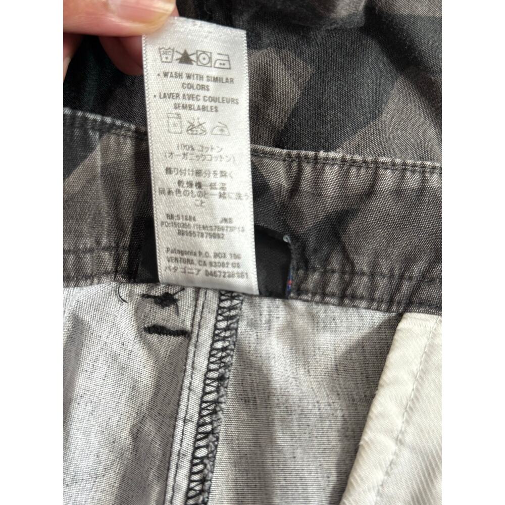 Patagonia Men’s Organic Cotton Camo Cargo Cargo Shorts Size 33 10” Inseam - Picture 7 of 10